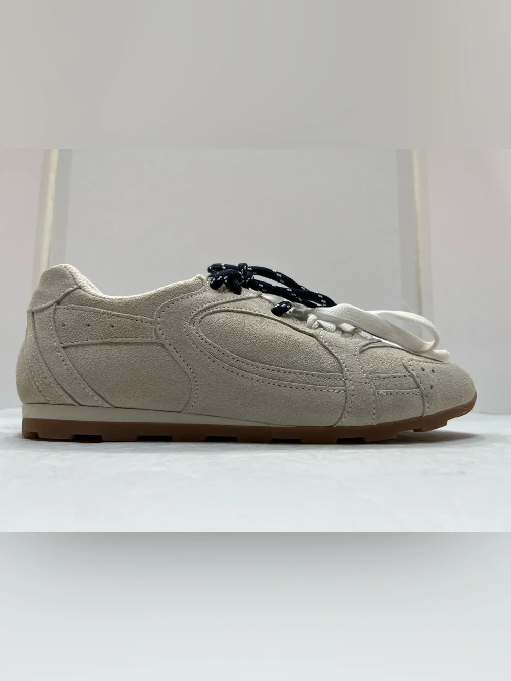 Divine Follie like new